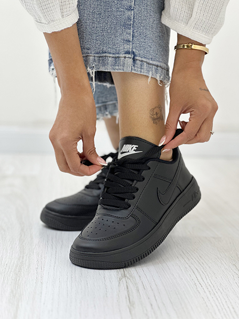 کتونی نایک ایر میانه